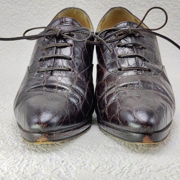 Joan & David Antique/ Vintage Style Spool Heel Pointy Toe Alligator Lace Up Pump - Picture 5 of 15